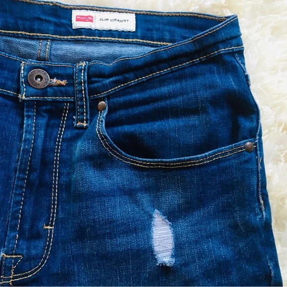 Wrangler’s Distressed Slim Straight Men’s Jeans - Picture 4 of 6